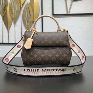 Louis Vuitton Cluny BB